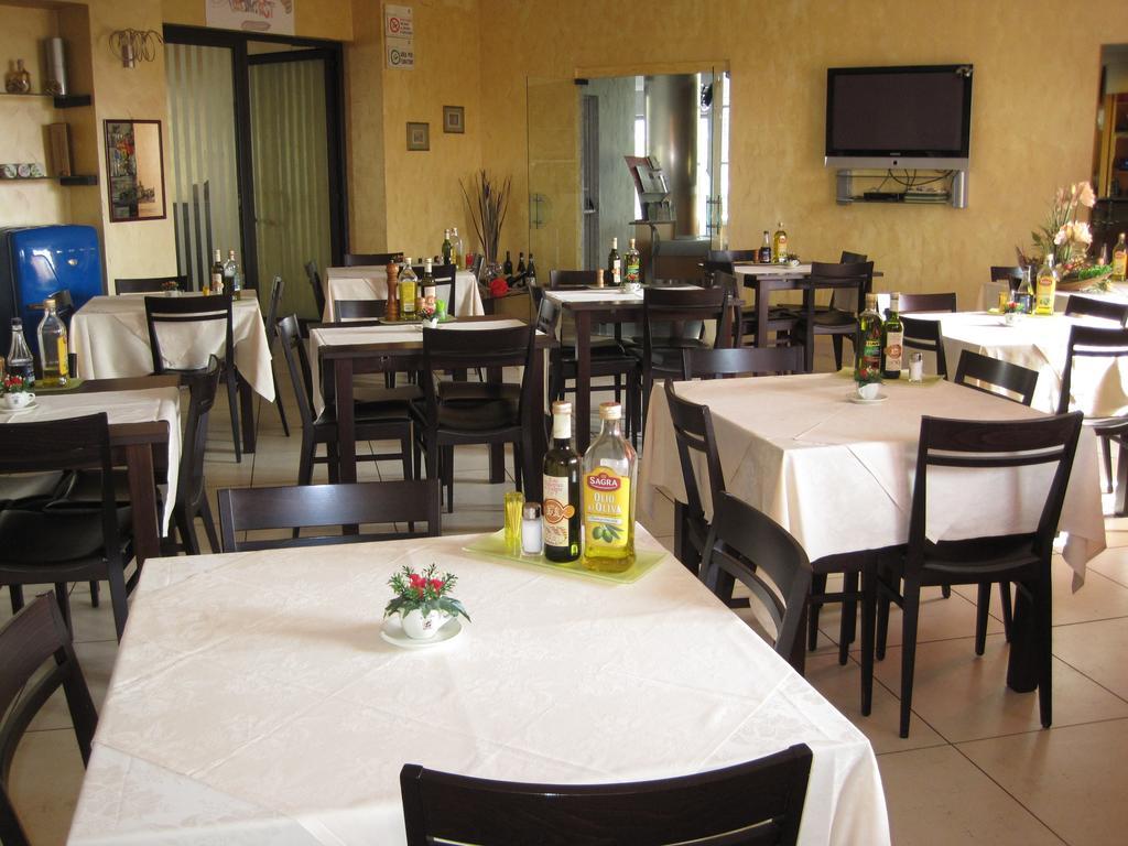 Hotel Italia Carmagnola Eksteriør bilde