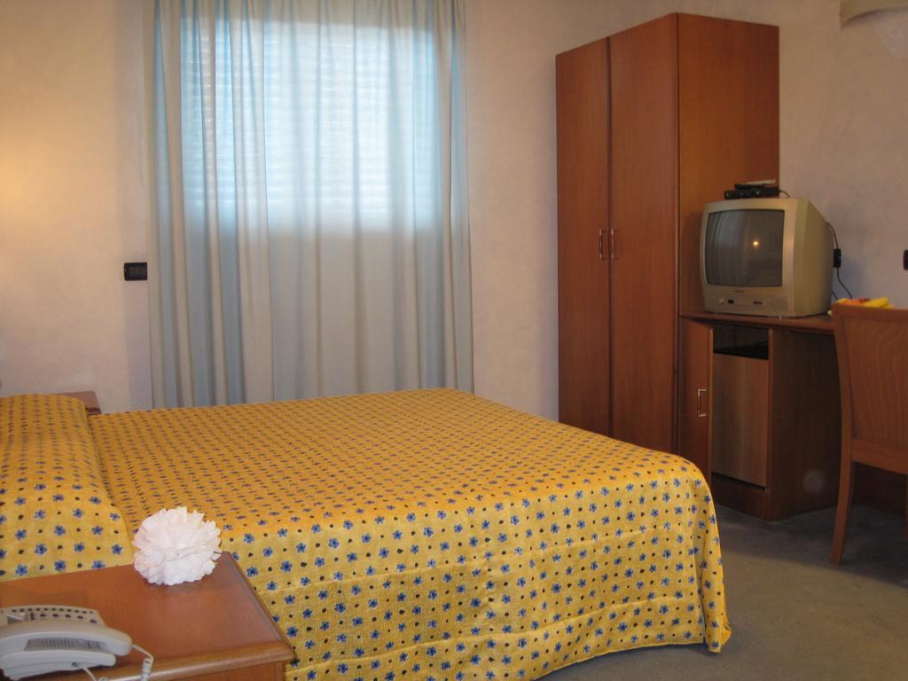 Hotel Italia Carmagnola Rom bilde
