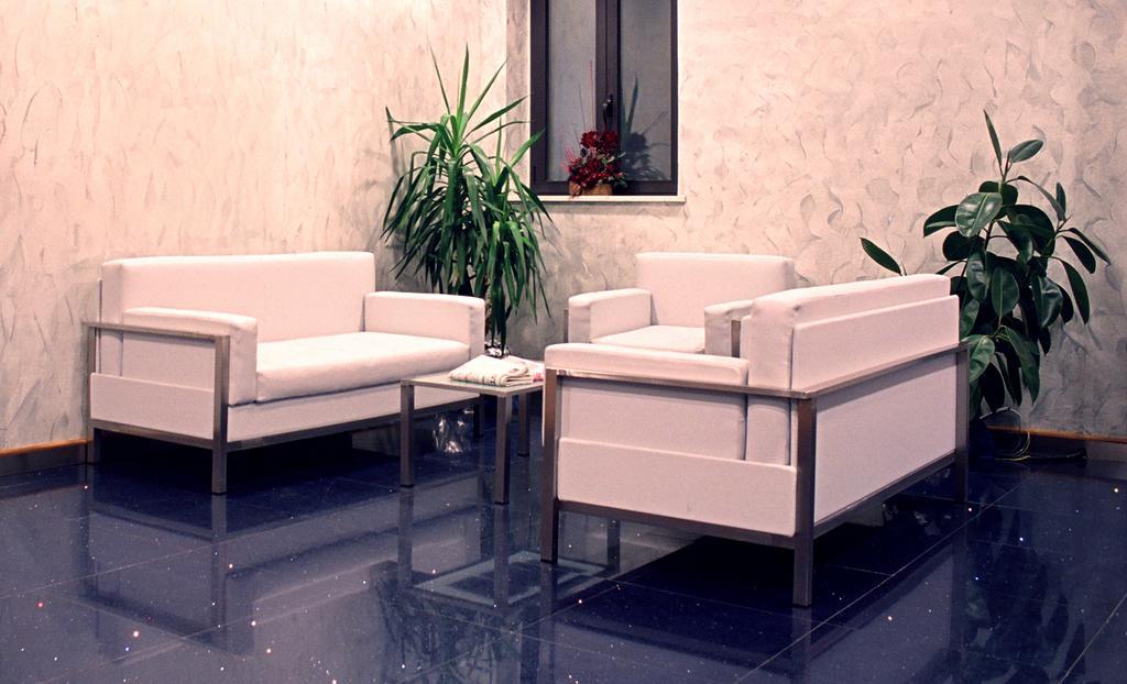 Hotel Italia Carmagnola Eksteriør bilde
