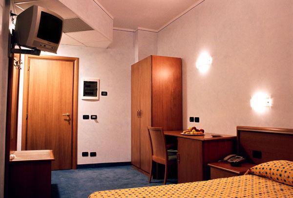 Hotel Italia Carmagnola Rom bilde